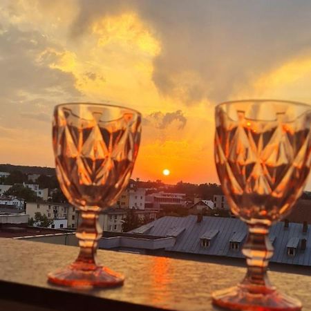 Pitesti Sunset View Bagian luar foto