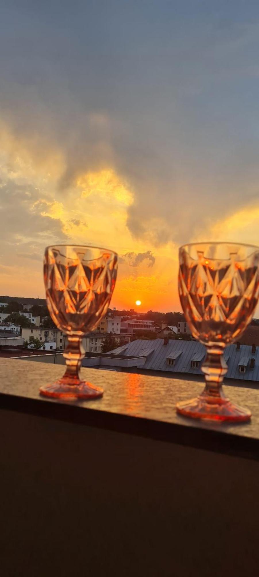 Pitesti Sunset View Bagian luar foto